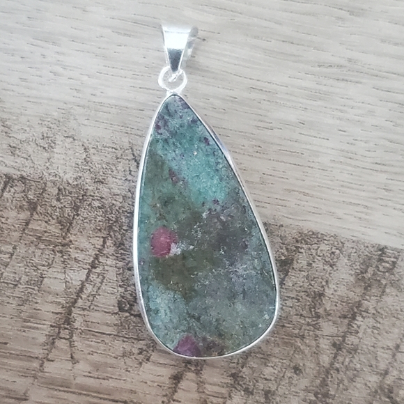 Ruby Fuchsite Gemstone set in 925 Sterling Silver Pendant, NWT - Picture 8 of 14